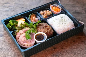 冬季限定 香草ポルケッタと粗挽きハンバーグ 新米使用！