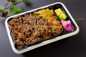 金沢金粉使用！牛すき焼き重 ※加熱容器使用